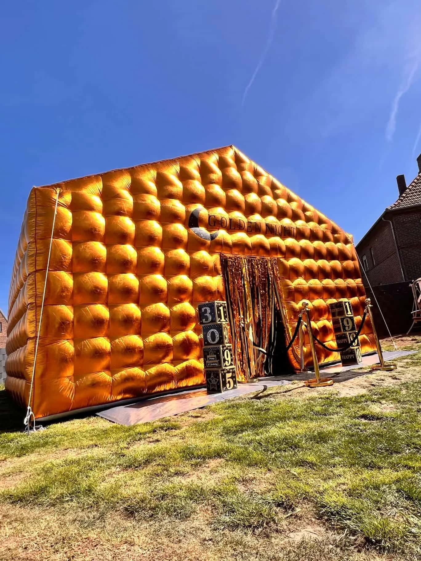 GOLDEN NIGHT - Bild 1